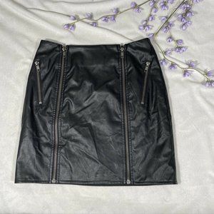 #38 ✨ ‎ NWT Rumor Boutique LF Zip Faux Leather Mini Skirt